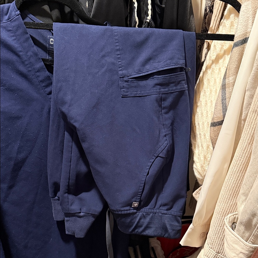 FIGS Zamora PETITE Navy Jogger Scrub Pants